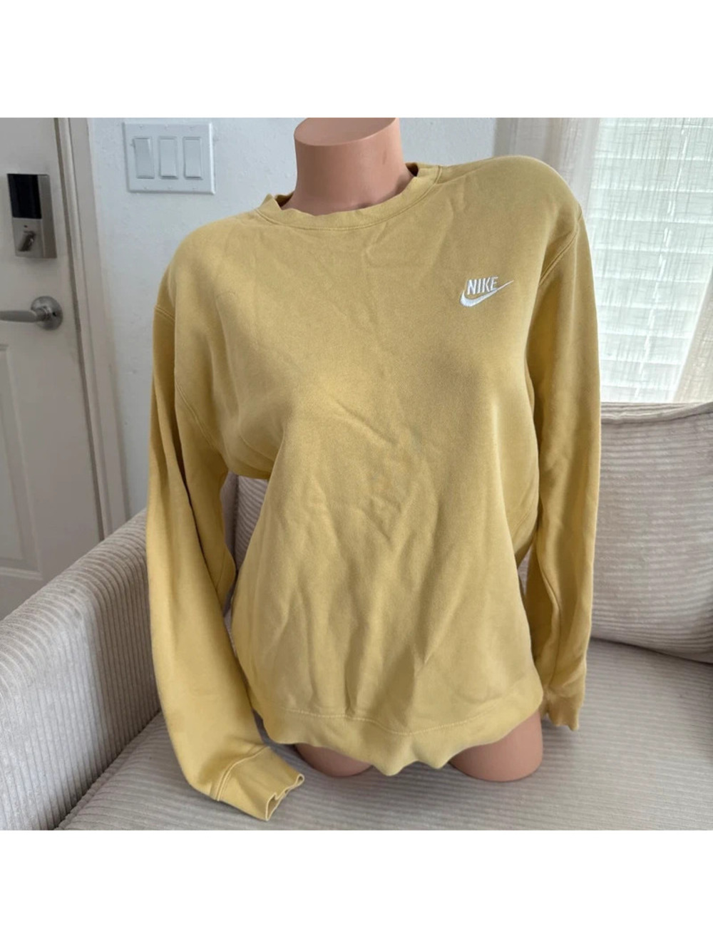 Nike Sweatshirt Yellow Swoosh Logo Athletic Classic Sweater